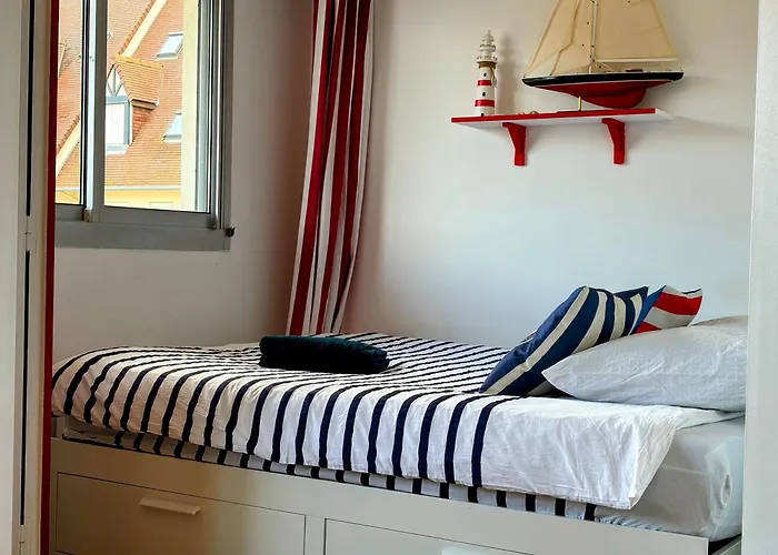 Apartment Ambiance Marine, Bel Avec Vue Mer, Balcon, Piscine Et Tennis *