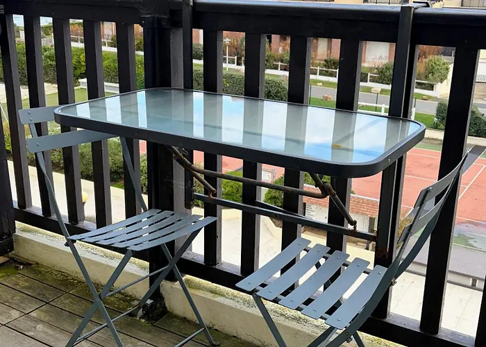 Ambiance Marine, Bel Avec Vue Mer, Balcon, Piscine Et Tennis *